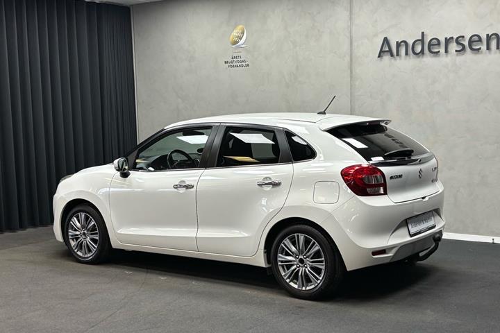 Hvid Suzuki Baleno fra 2019