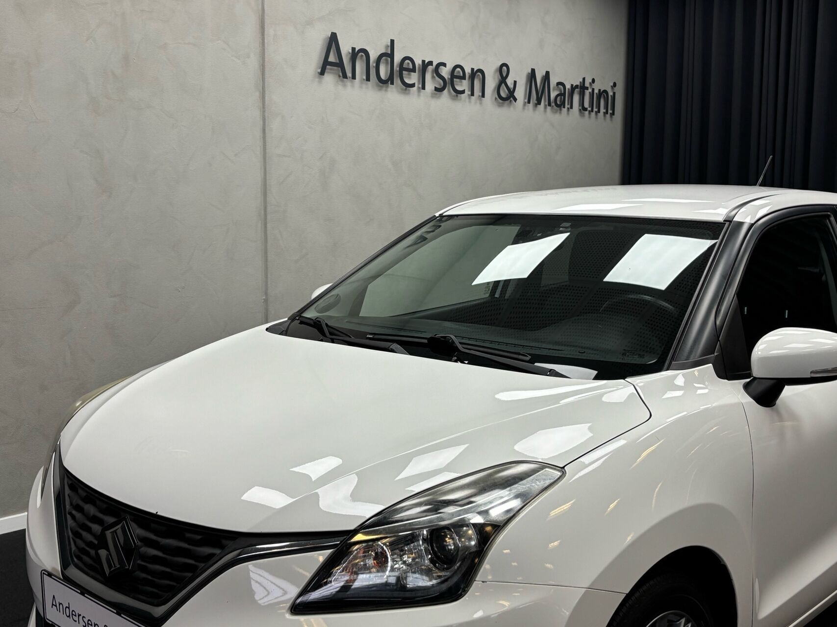 Hvid Suzuki Baleno fra 2019
