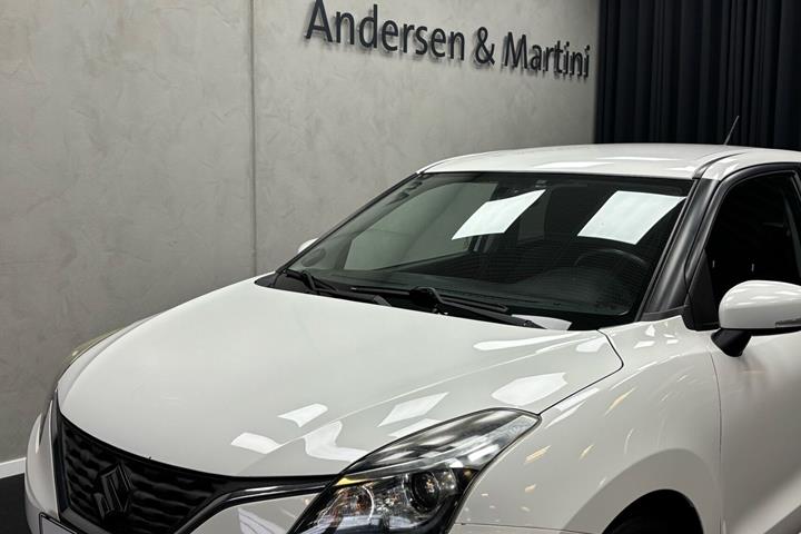 Hvid Suzuki Baleno fra 2019
