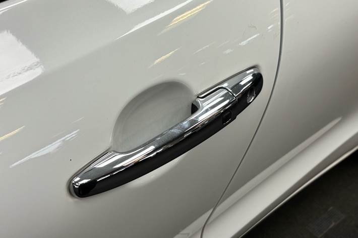 Hvid Suzuki Baleno fra 2019