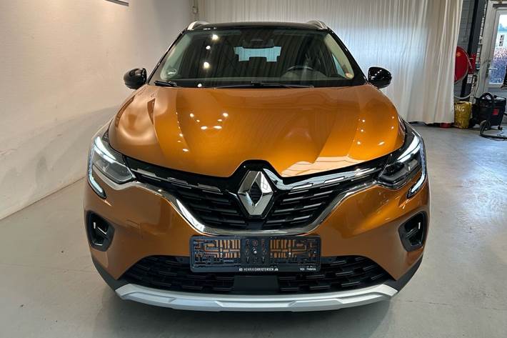 Orange Renault Captur fra 2021