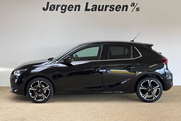Sort Opel Corsa fra 2023