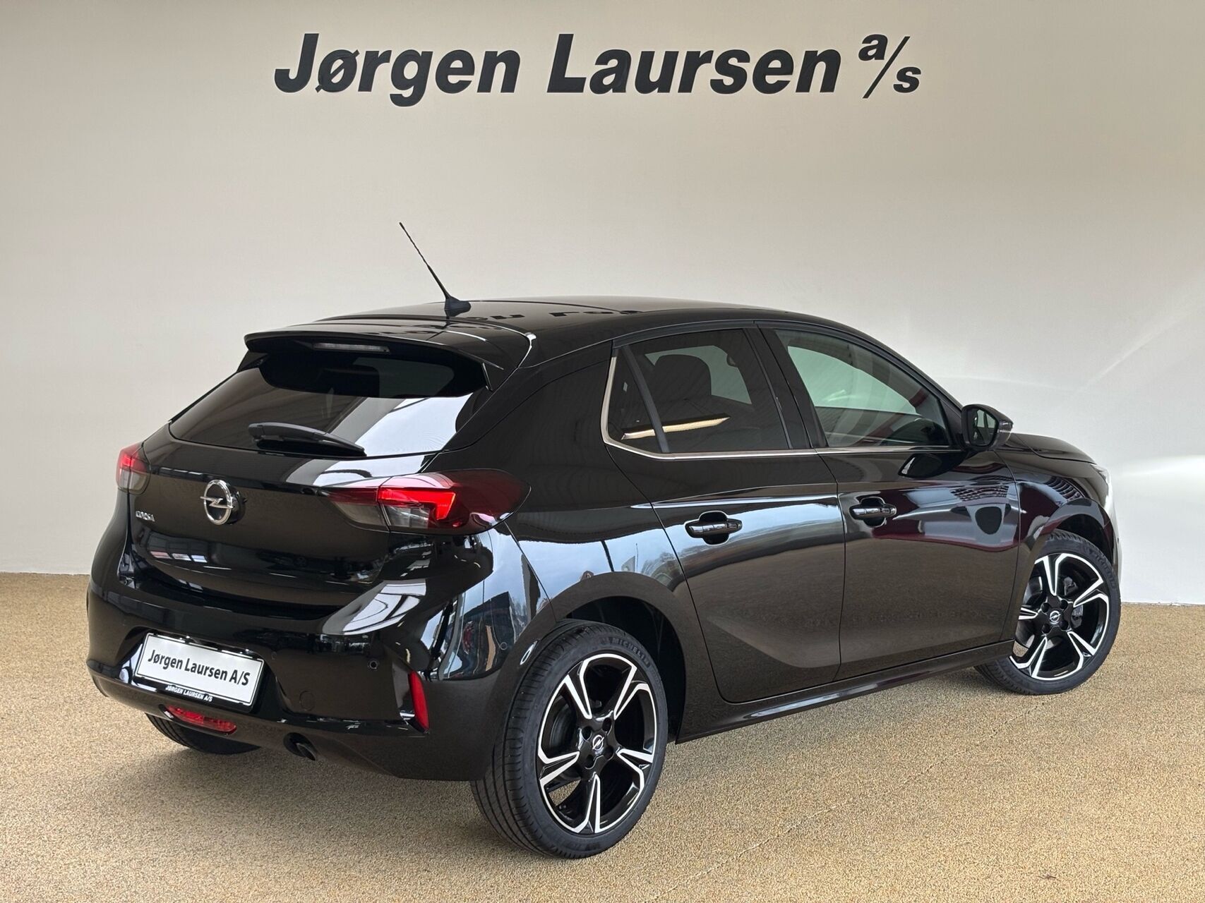 Sort Opel Corsa fra 2023