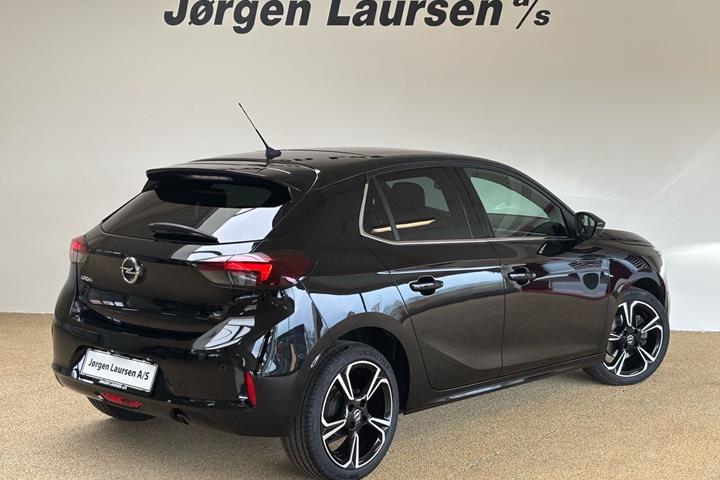 Sort Opel Corsa fra 2023