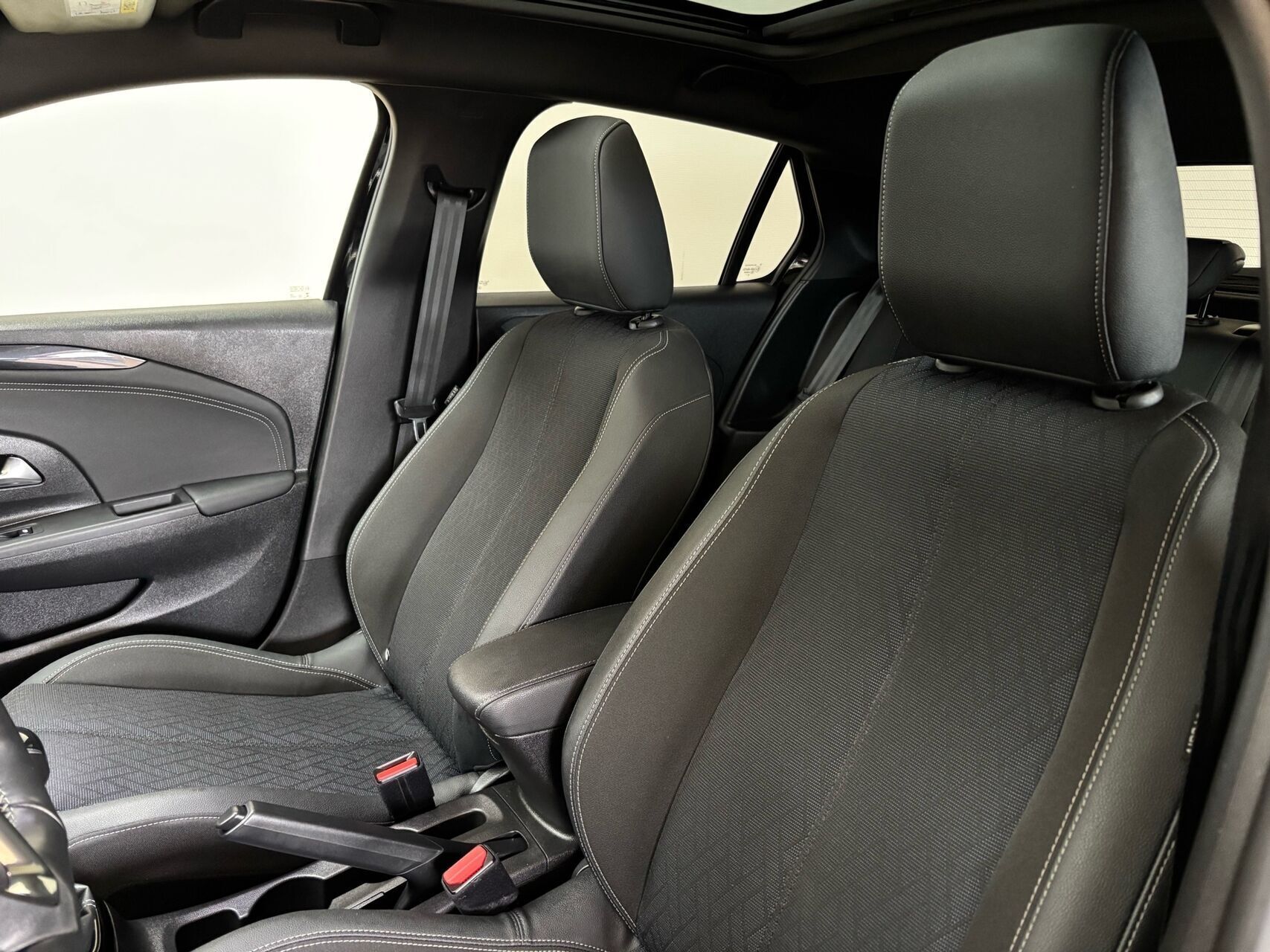 Sort Opel Corsa fra 2023