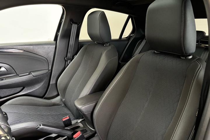 Sort Opel Corsa fra 2023
