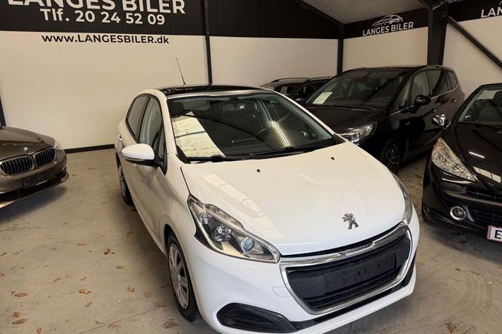 Hvid Peugeot 208 fra 2017