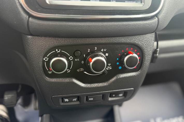 Hvid Dacia Lodgy Stepway fra 2018