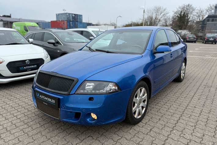 Blå Skoda Octavia fra 2007