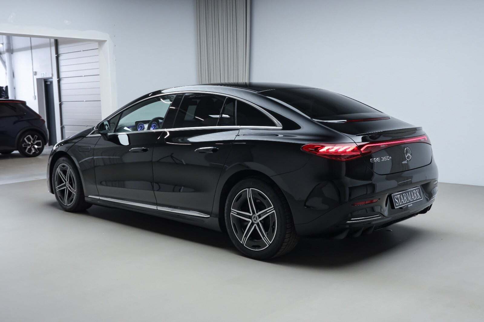 Sort Mercedes EQE350+ fra 2026