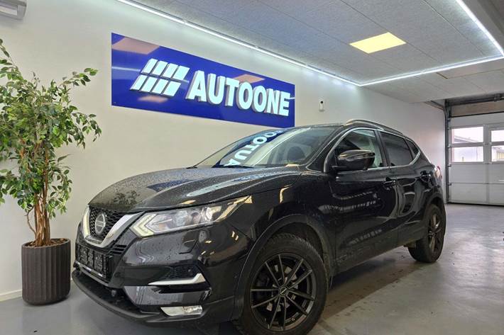 Sort Nissan Qashqai fra 2018