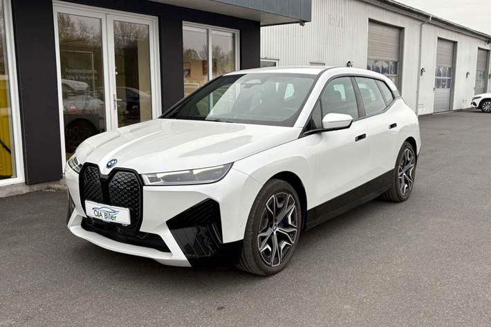 Hvid BMW iX fra 2022