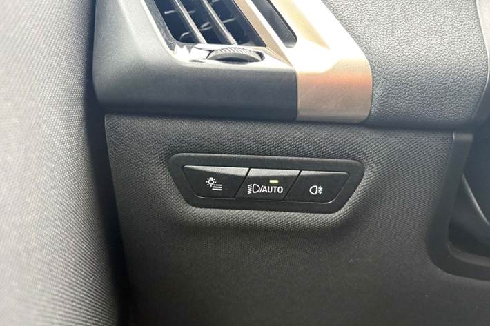 Hvid BMW iX fra 2022