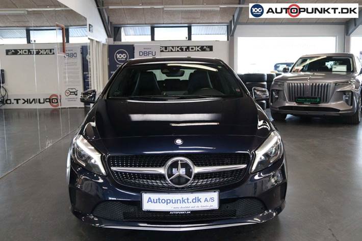 Blå Mercedes A200 d fra 2017