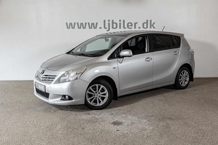 undefined Toyota Verso fra 2011 set udefra