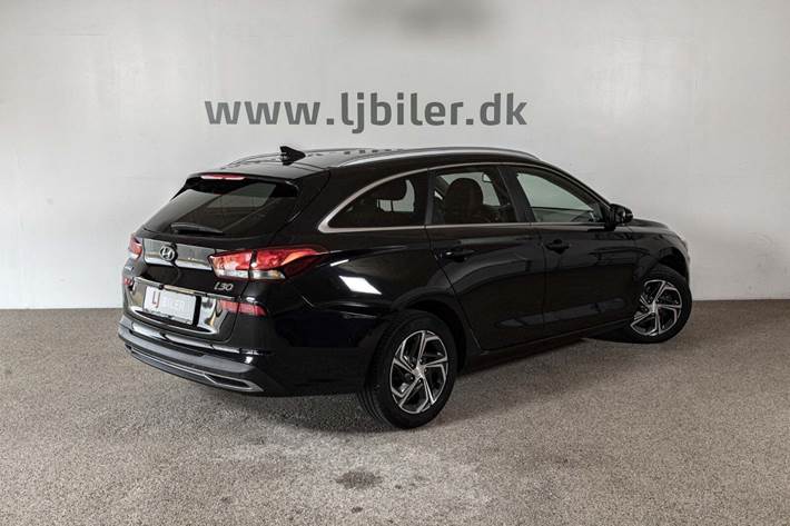 Sort Hyundai i30 fra 2023