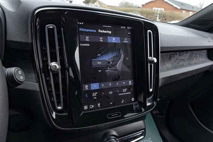 Sort Volvo XC40 fra 2023