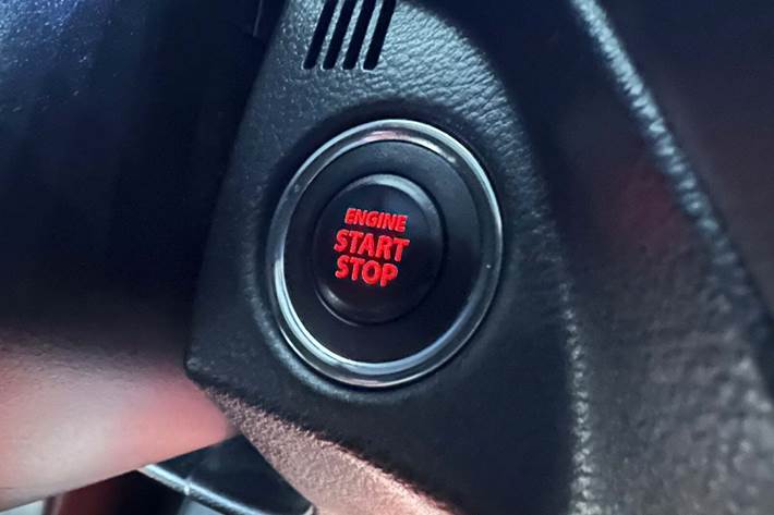 Grå Suzuki S-Cross fra 2018