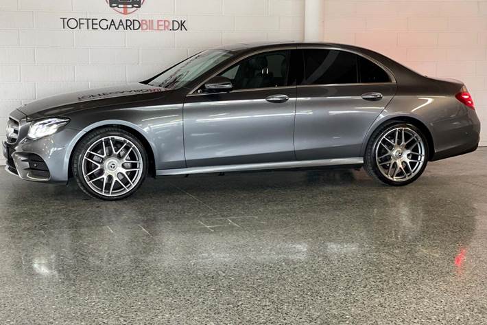 Sort Mercedes E220 d fra 2017