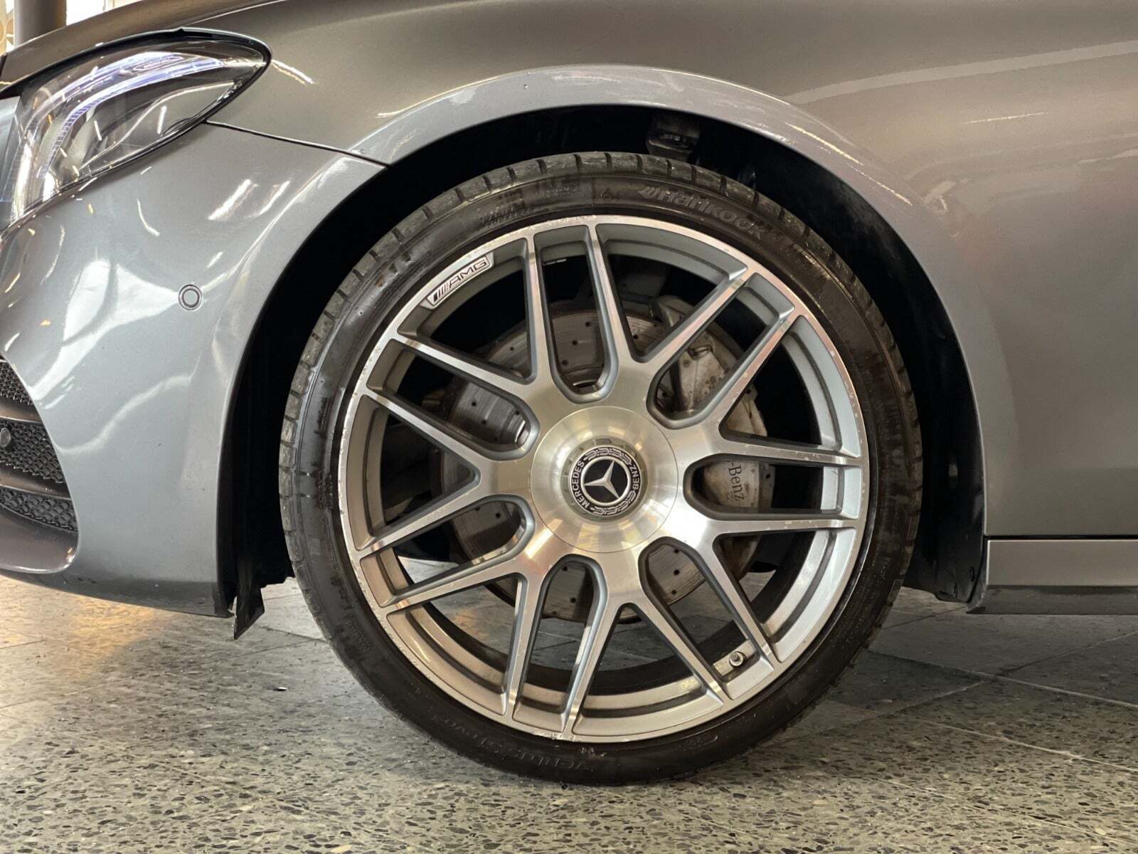 Sort Mercedes E220 d fra 2017
