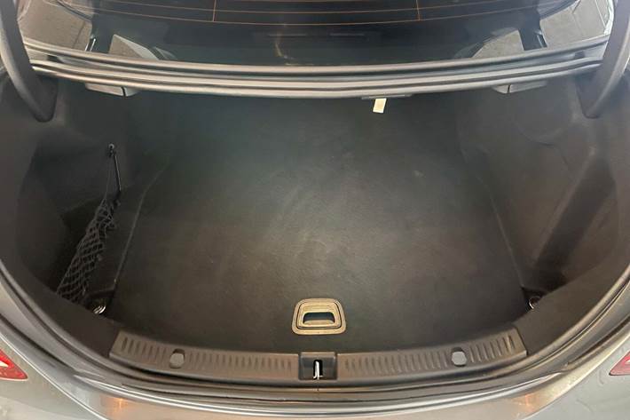 Sort Mercedes E220 d fra 2017