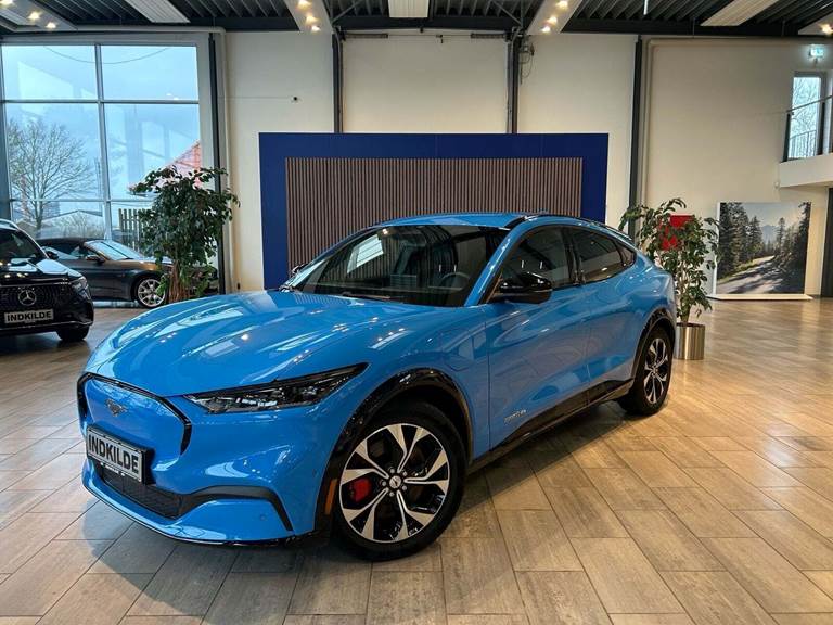 Ford Mustang Mach-E 68 Standard Range AWD