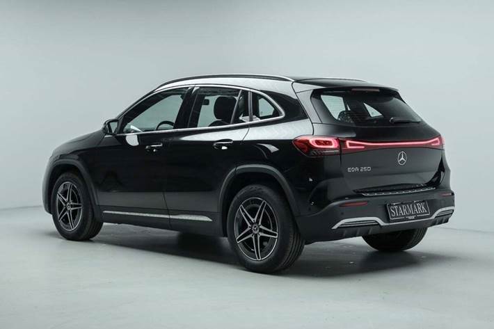 Grå Mercedes EQA250 fra 2023