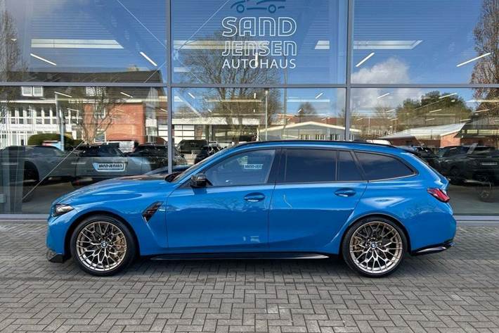 Blå BMW M3 fra 2025
