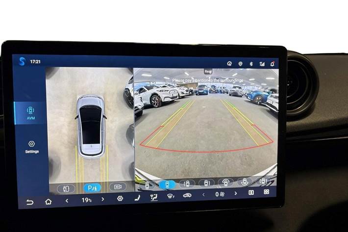 Beige BYD Dolphin fra 2023