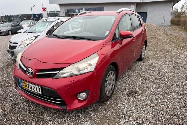 undefined Toyota Sportsvan fra 2014