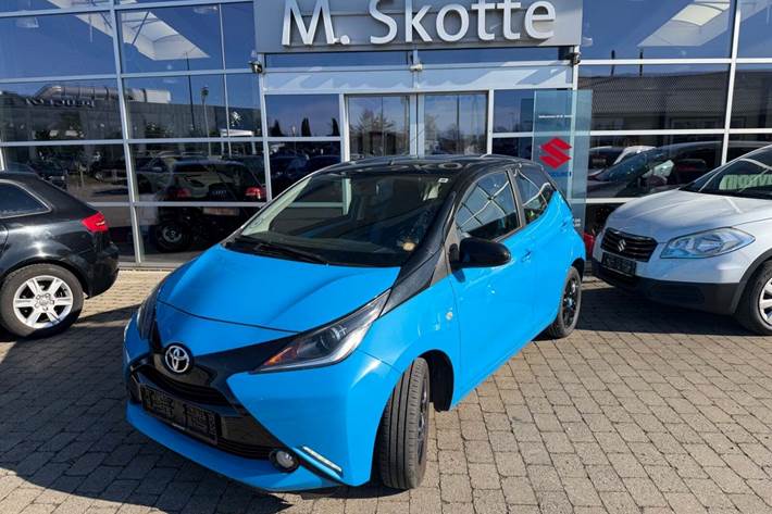 Blå Toyota Aygo fra 2015