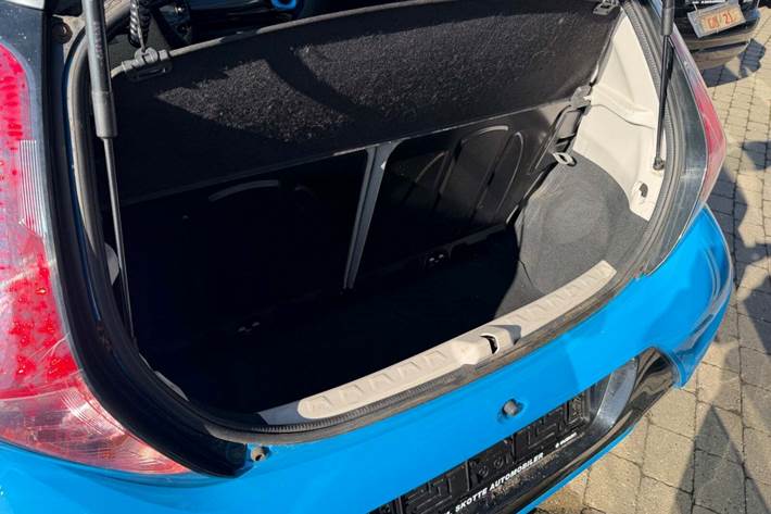 Blå Toyota Aygo fra 2015