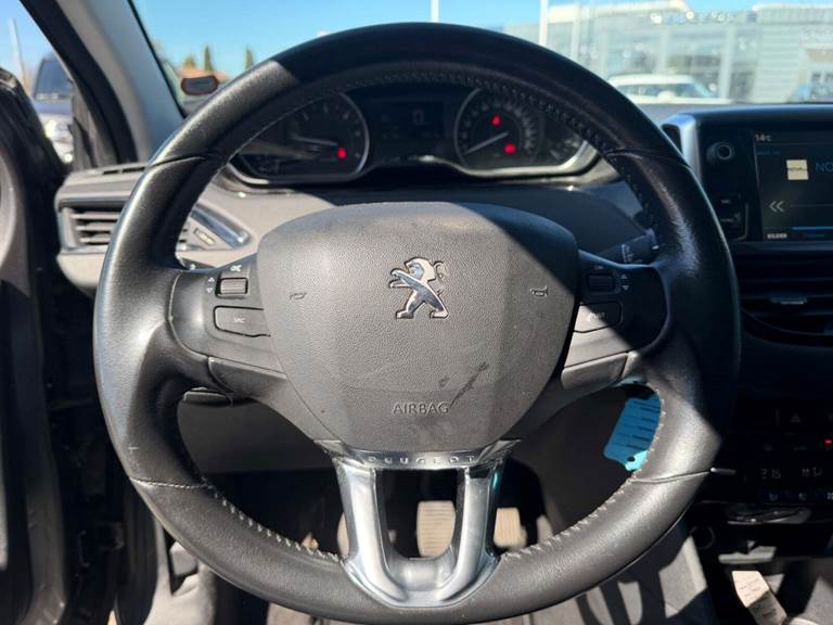 Peugeot 208 1,5 BlueHDi 100 Signature+