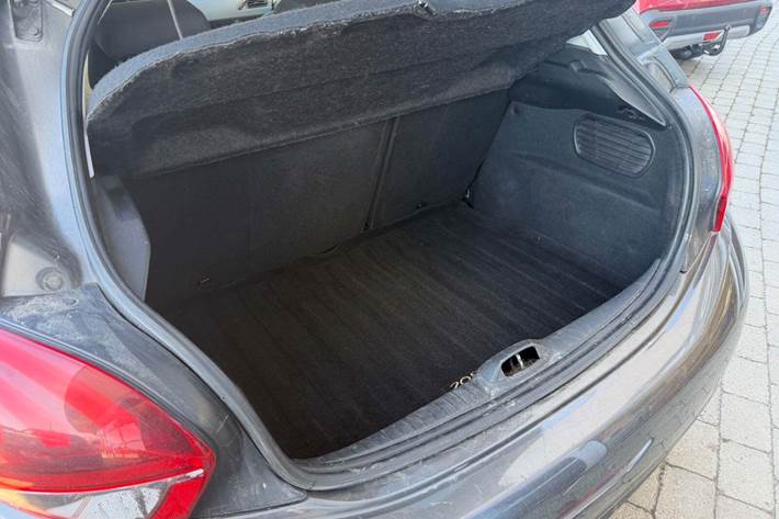 undefined Peugeot 208 fra 2019