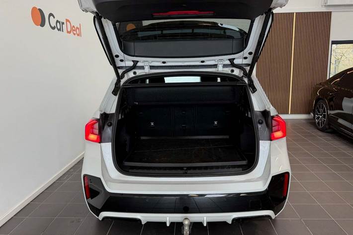 Hvid BMW iX1 fra 2023