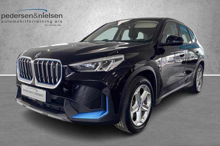 Sort BMW iX1 fra 2023