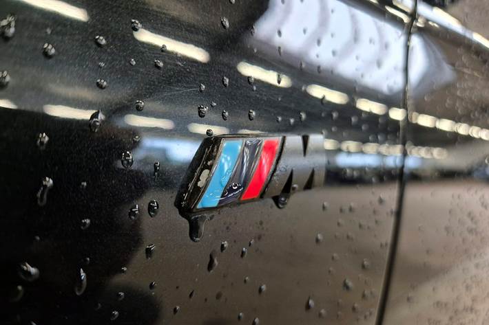 Sort BMW 320d fra 2017