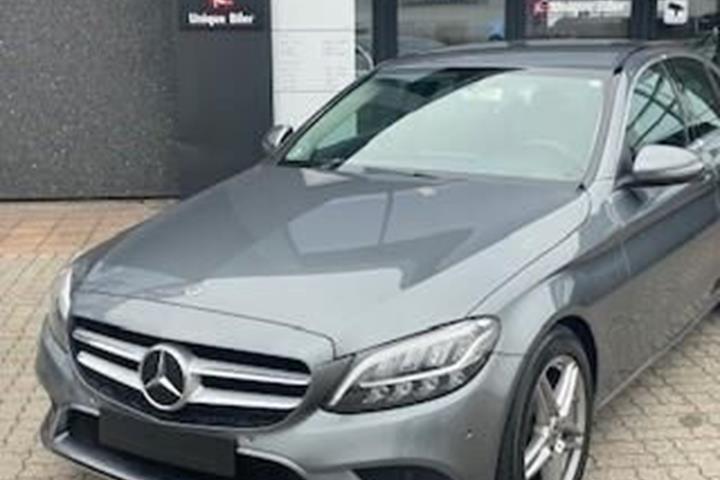 Sort Mercedes C220 d fra 2018 set udefra