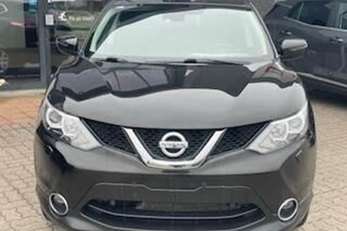 Sort Nissan Qashqai fra 2015
