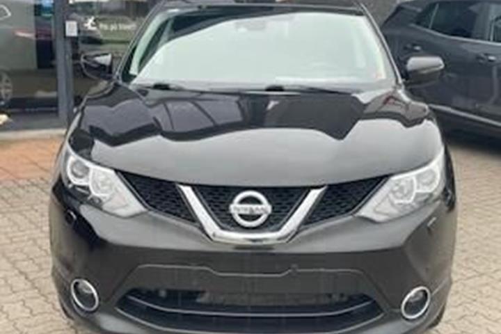 Sort Nissan Qashqai fra 2015