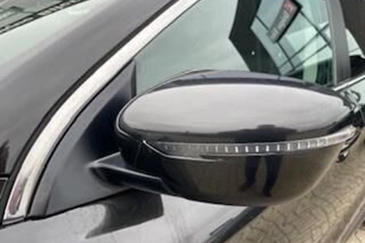 Sort Nissan Qashqai fra 2015