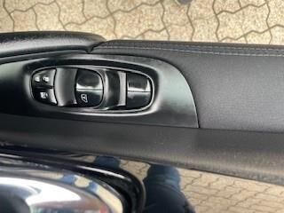 Sort Nissan Qashqai fra 2015