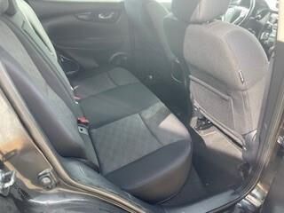 Sort Nissan Qashqai fra 2015