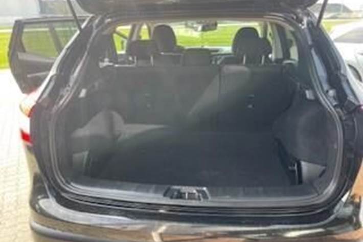 Sort Nissan Qashqai fra 2015
