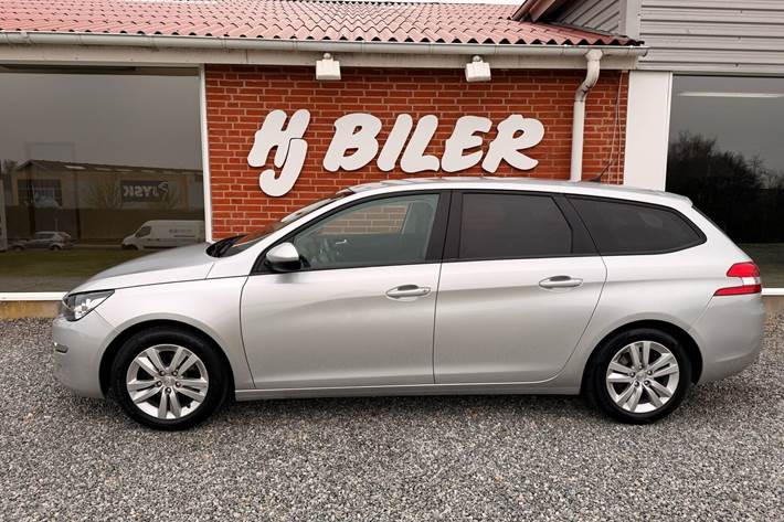 Sølv Peugeot 308 fra 2017