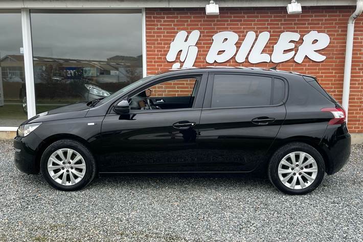 Sort Peugeot 308 fra 2016