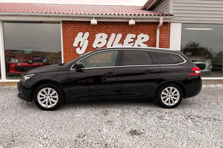 Sort Peugeot 308 fra 2019