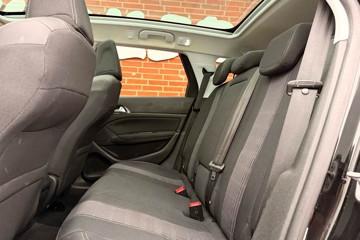 Sort Peugeot 308 fra 2019