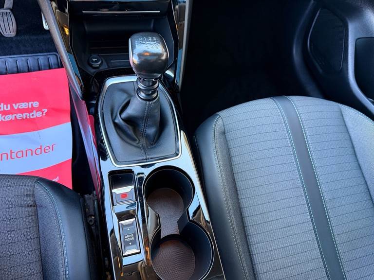 Peugeot 208 1,5 BlueHDi Allure Sky 102HK 5d 6g