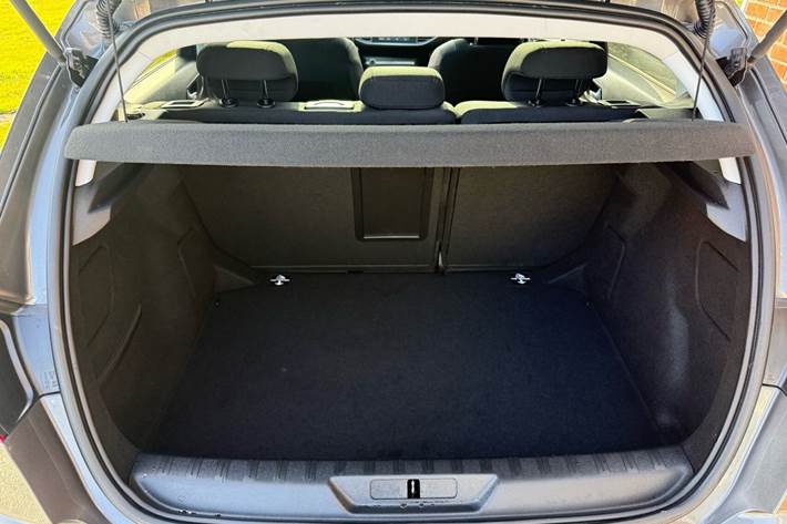 Sort Peugeot 308 fra 2018